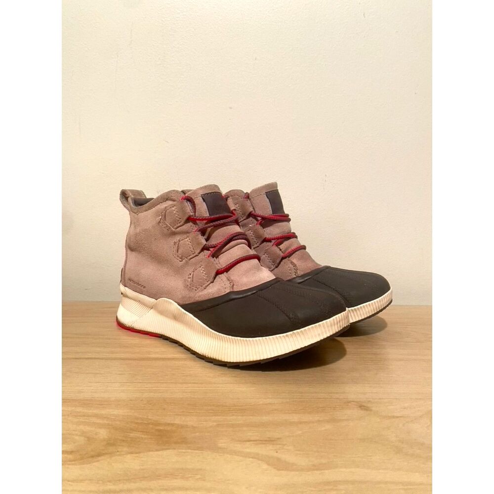 Sorel Waterproof Sneaker Boots – Women’s Size 5
